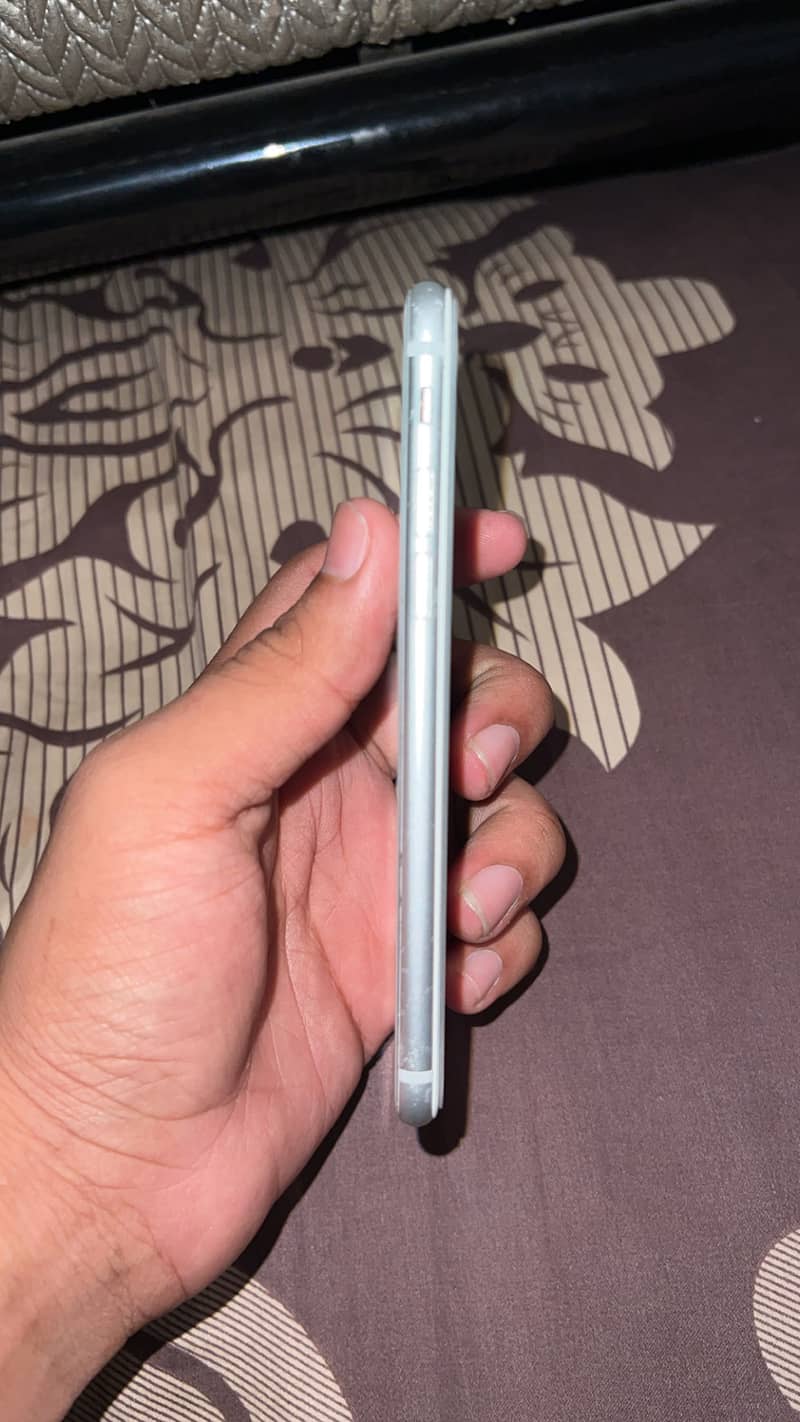 Apple iPhone 8 2