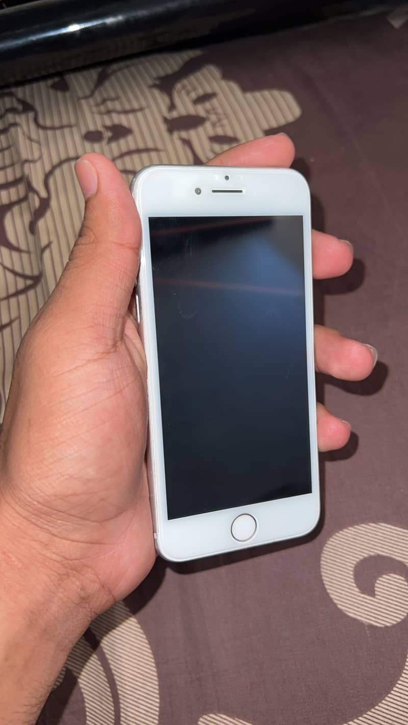 Apple iPhone 8 5