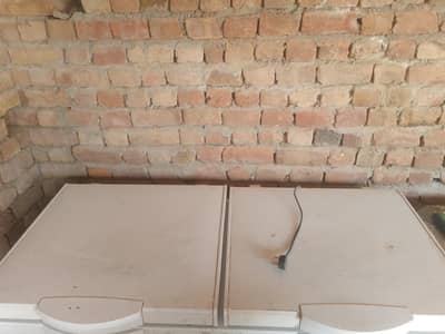 FREEZER 10 BY 9 CONDITION