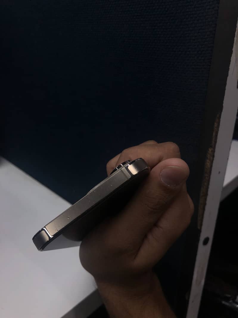 Apple iPhone 14 Pro Max 2