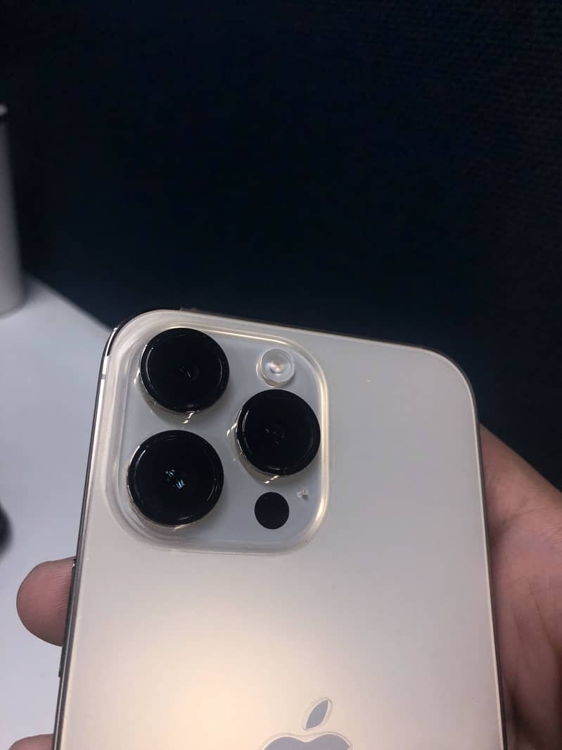 Apple iPhone 14 Pro Max 7