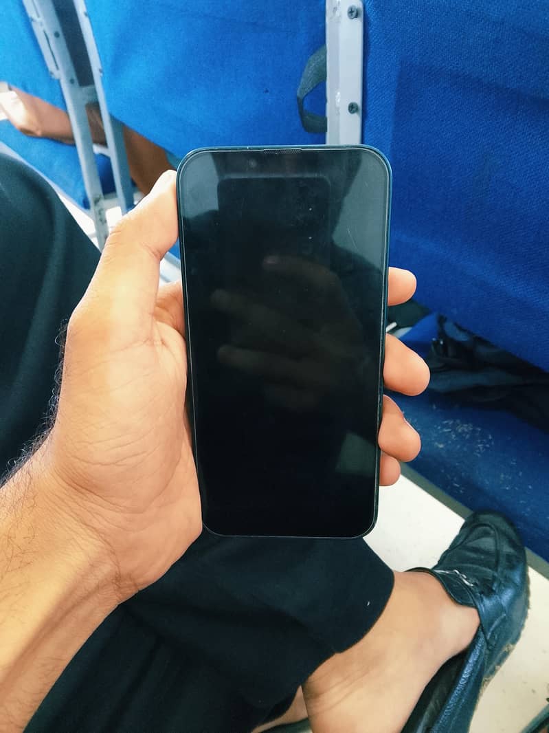 Apple iPhone 13 7