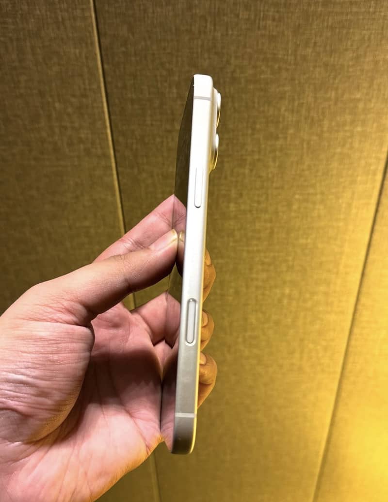 Apple iPhone 17 Pro Max 3