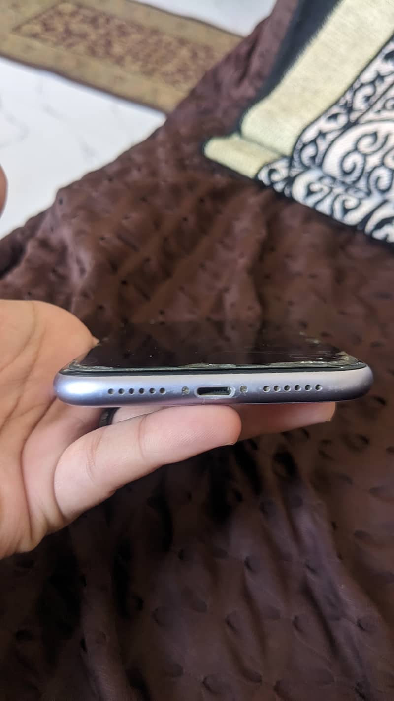 Apple iPhone 11 5