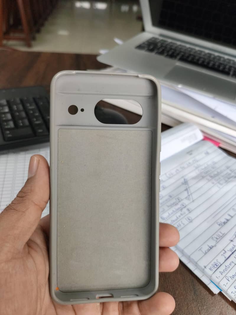 Google Pixel 8 back cover 0