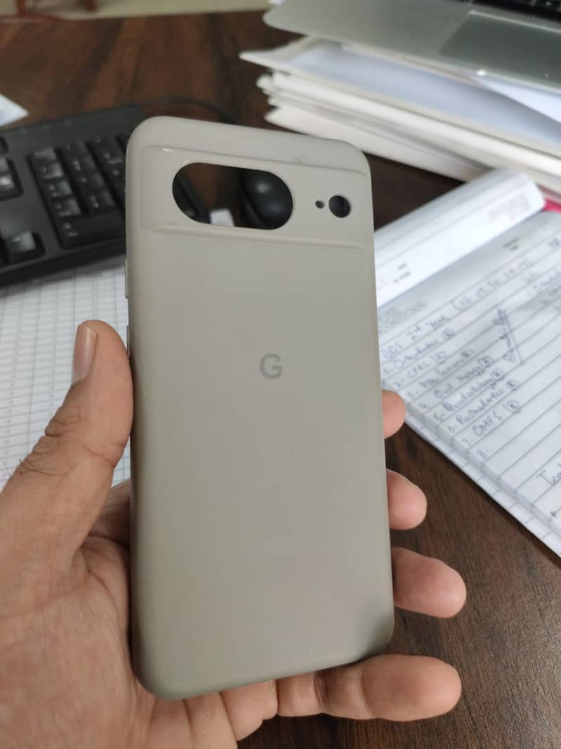Google Pixel 8 back cover 1
