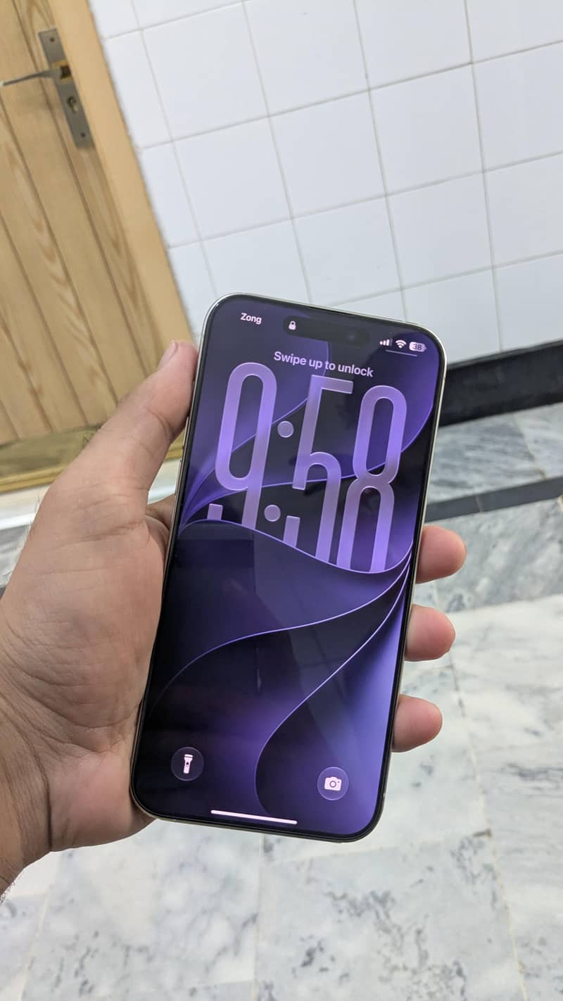Apple iPhone 15 Pro Max 1