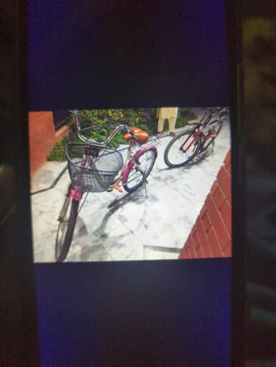 Girls cycle for sale neat and clean.