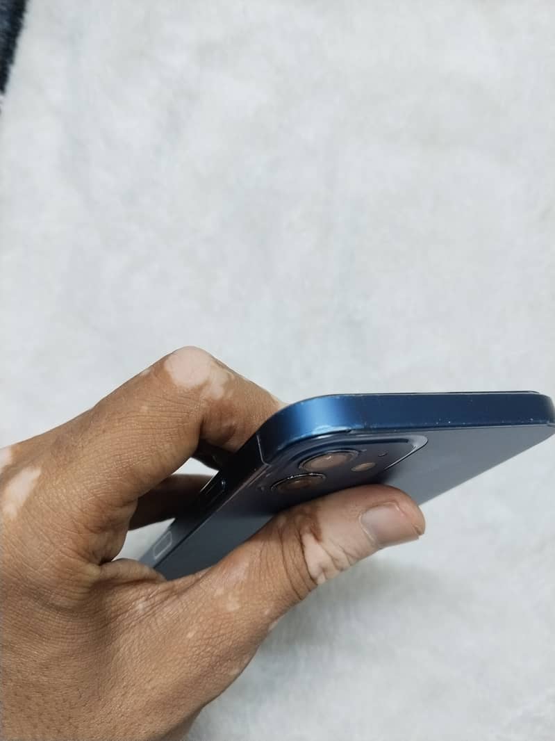 Apple iPhone 12 0