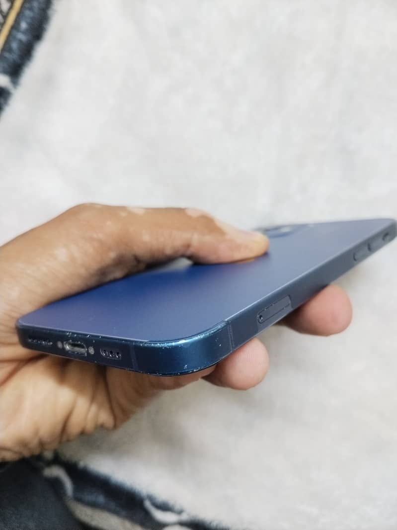 Apple iPhone 12 2