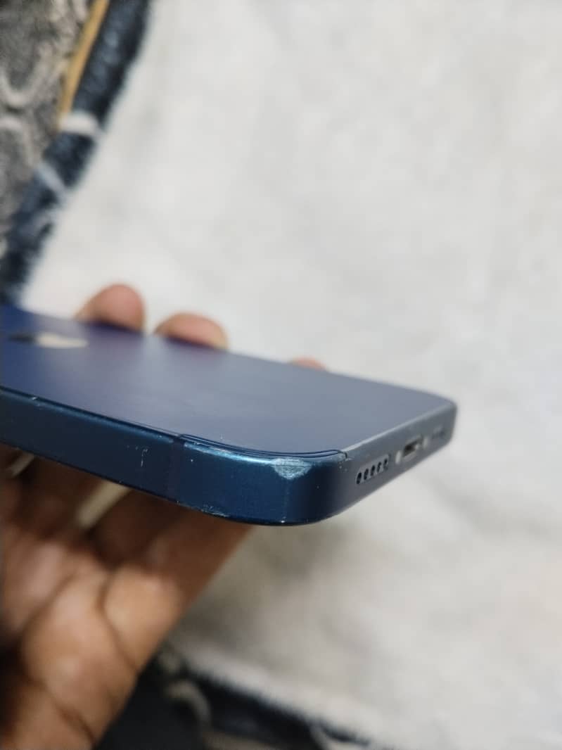 Apple iPhone 12 3
