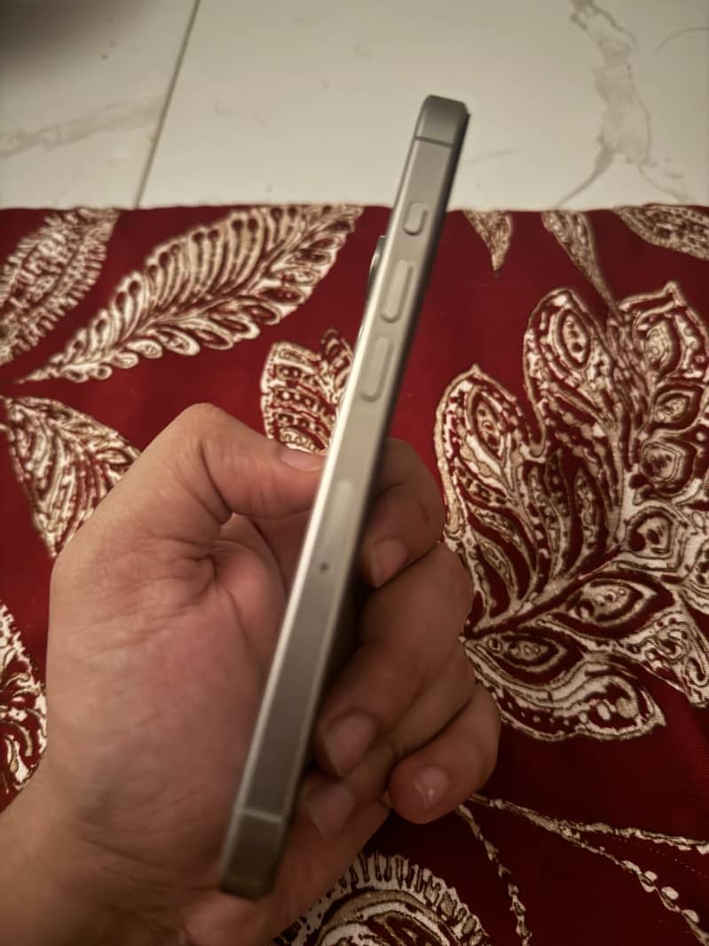 Apple iPhone 15 Pro 1