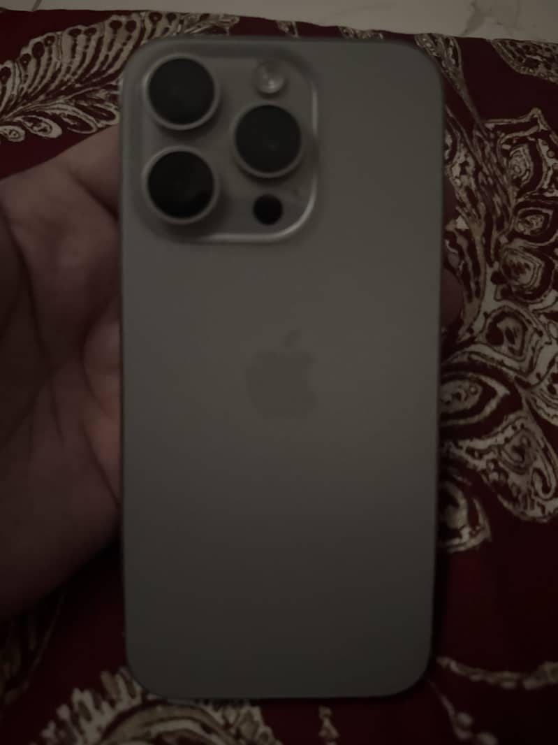 Apple iPhone 15 Pro 3