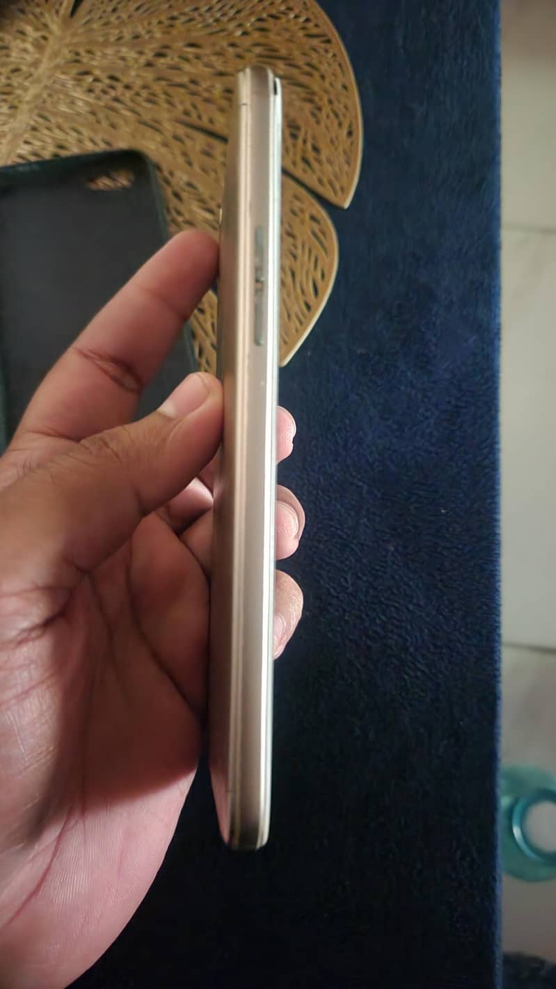 OPPO A57 4