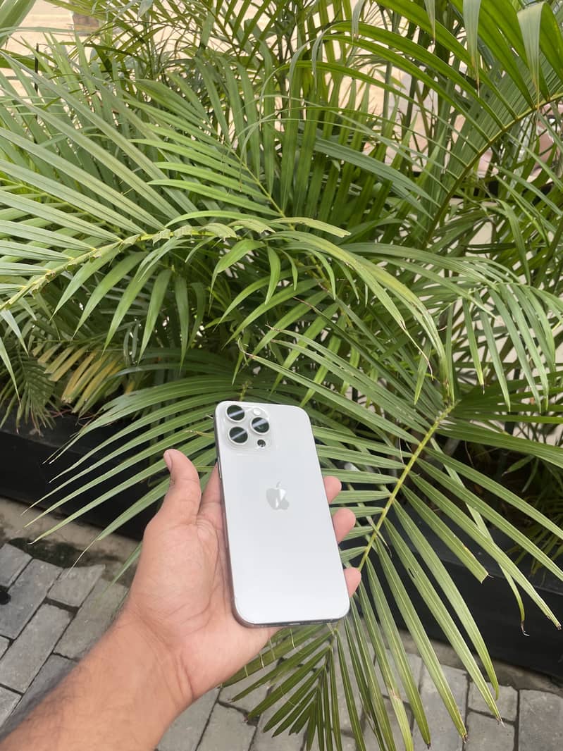 Apple iPhone 15 Pro Max 7