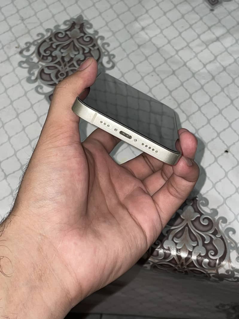 Apple iPhone 13 1