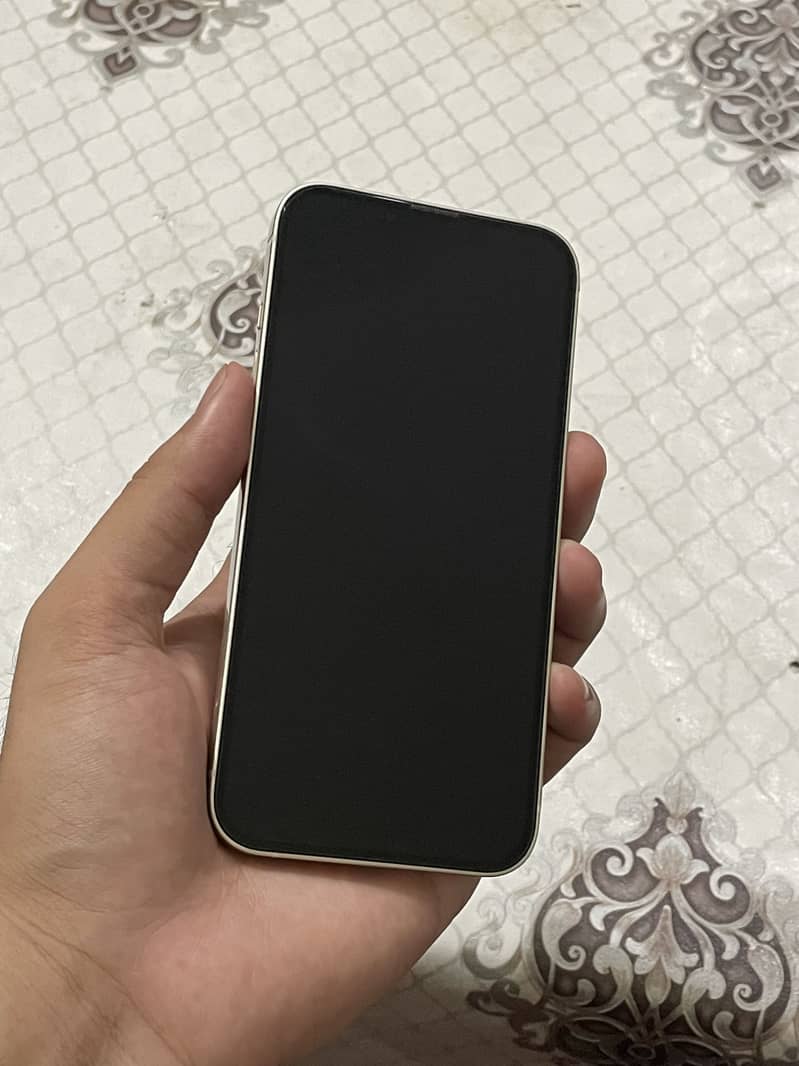 Apple iPhone 13 2