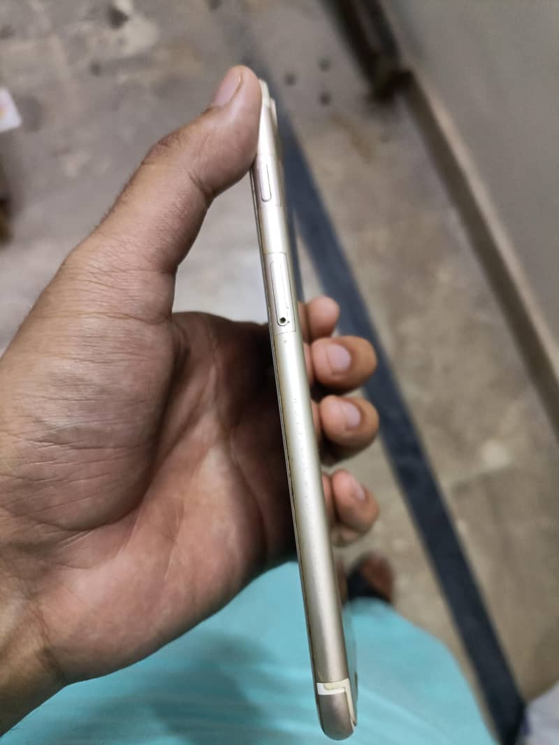 Apple iPhone 7 Plus 3
