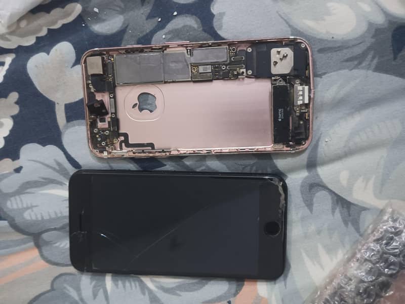 Apple iPhone 7 2