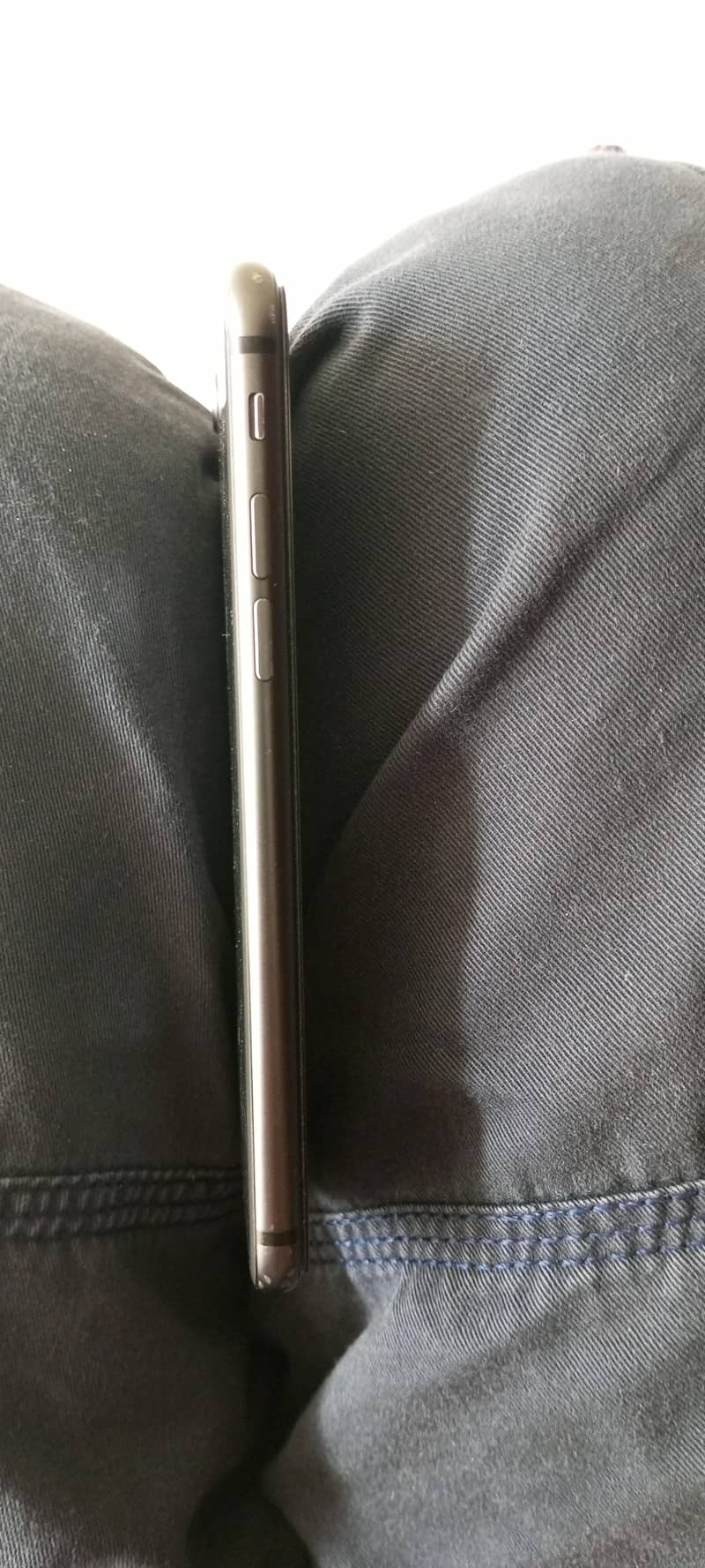 Apple iPhone 8 3