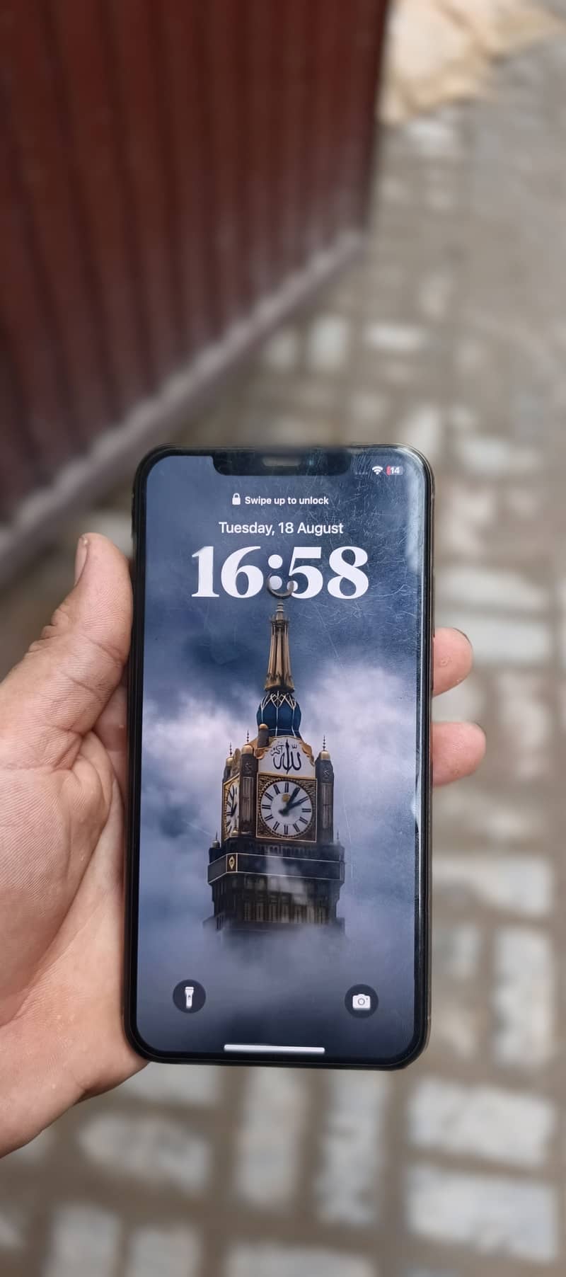 Apple iPhone XS Max 4