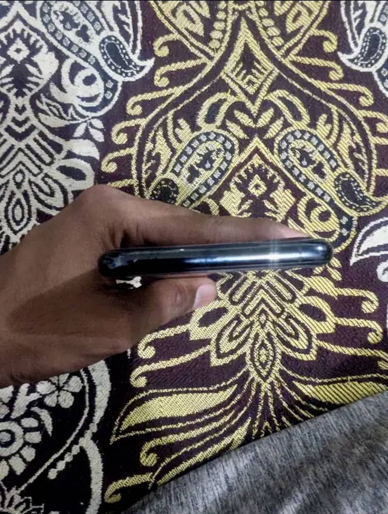 Apple iPhone 11 Pro Max 5