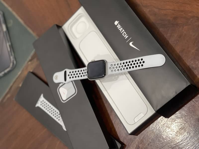 Apple watch 4