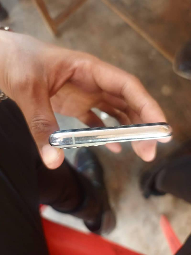 Apple iPhone 11 Pro 5