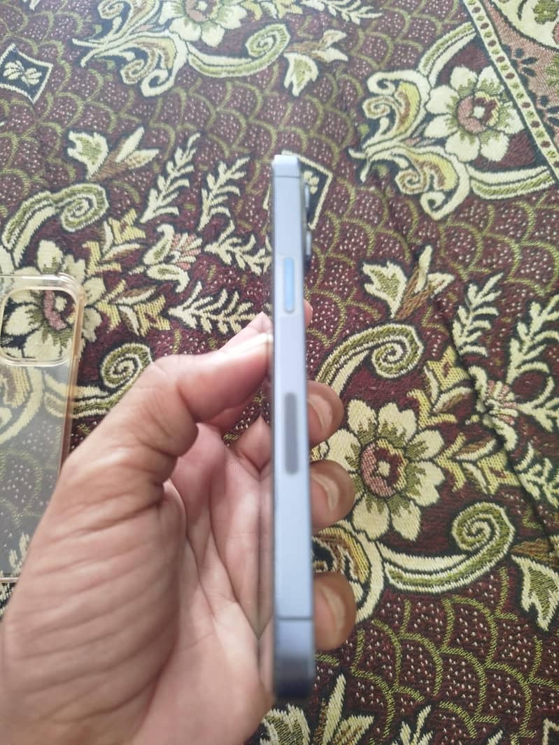 Apple iPhone 13 pro 4