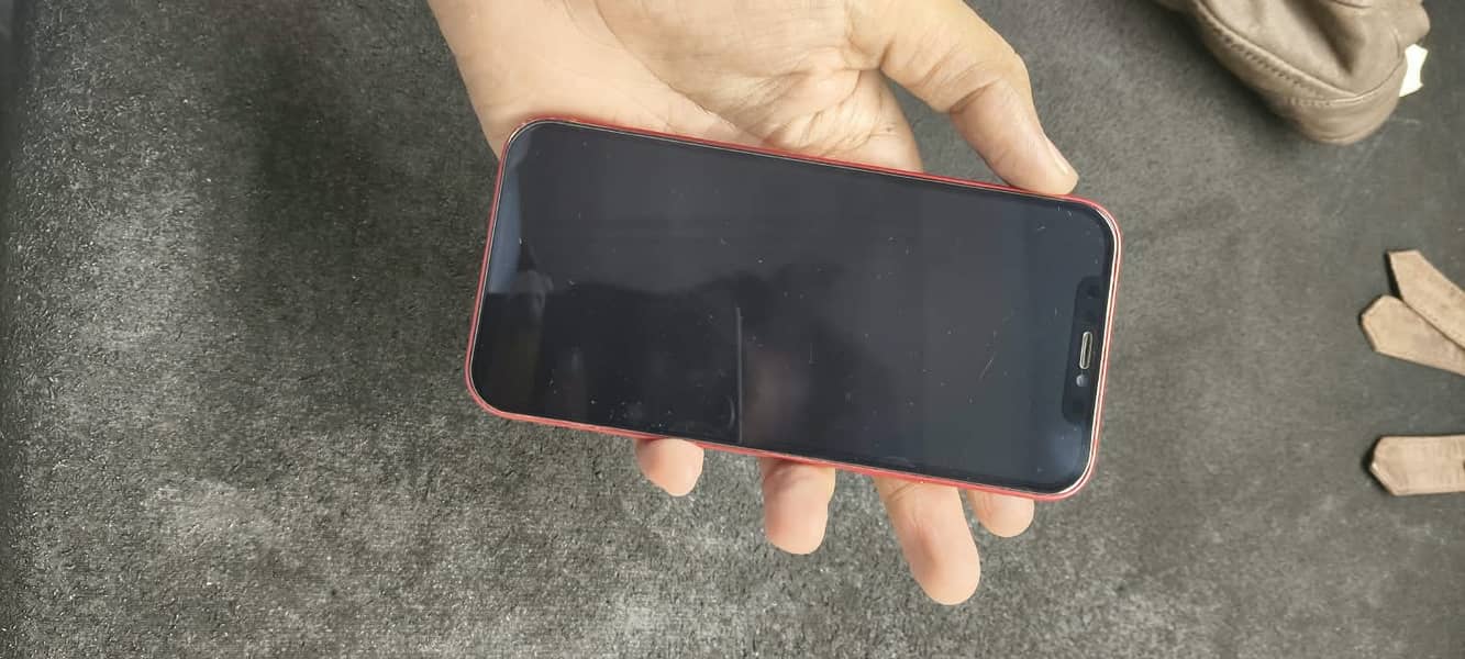 Apple iPhone 12 4