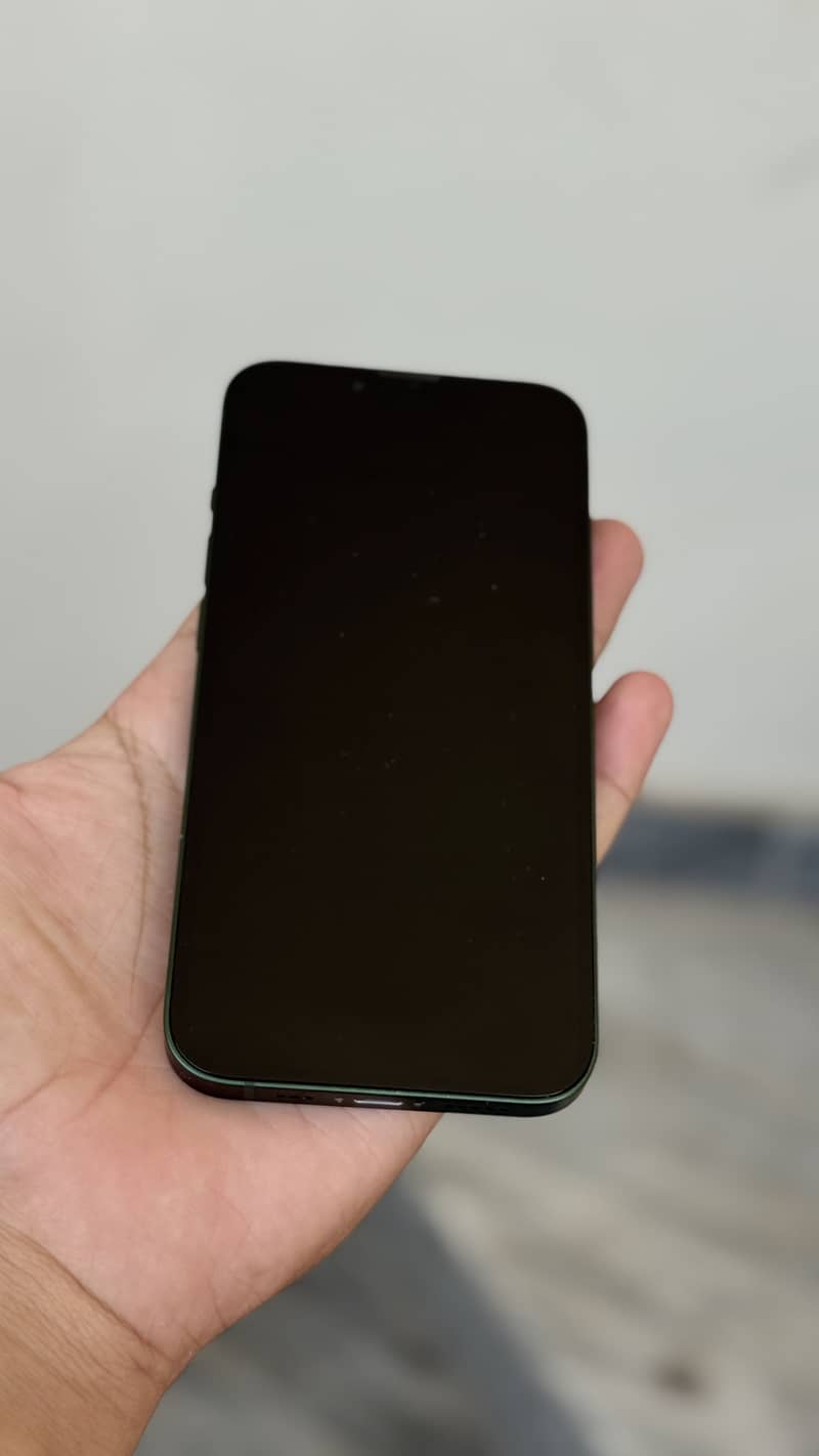 Apple iPhone 13 jv 3