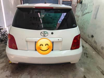 Toyota IST 2003