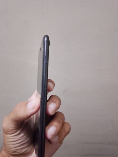 Apple iPhone 7 Plus (urgent sale)