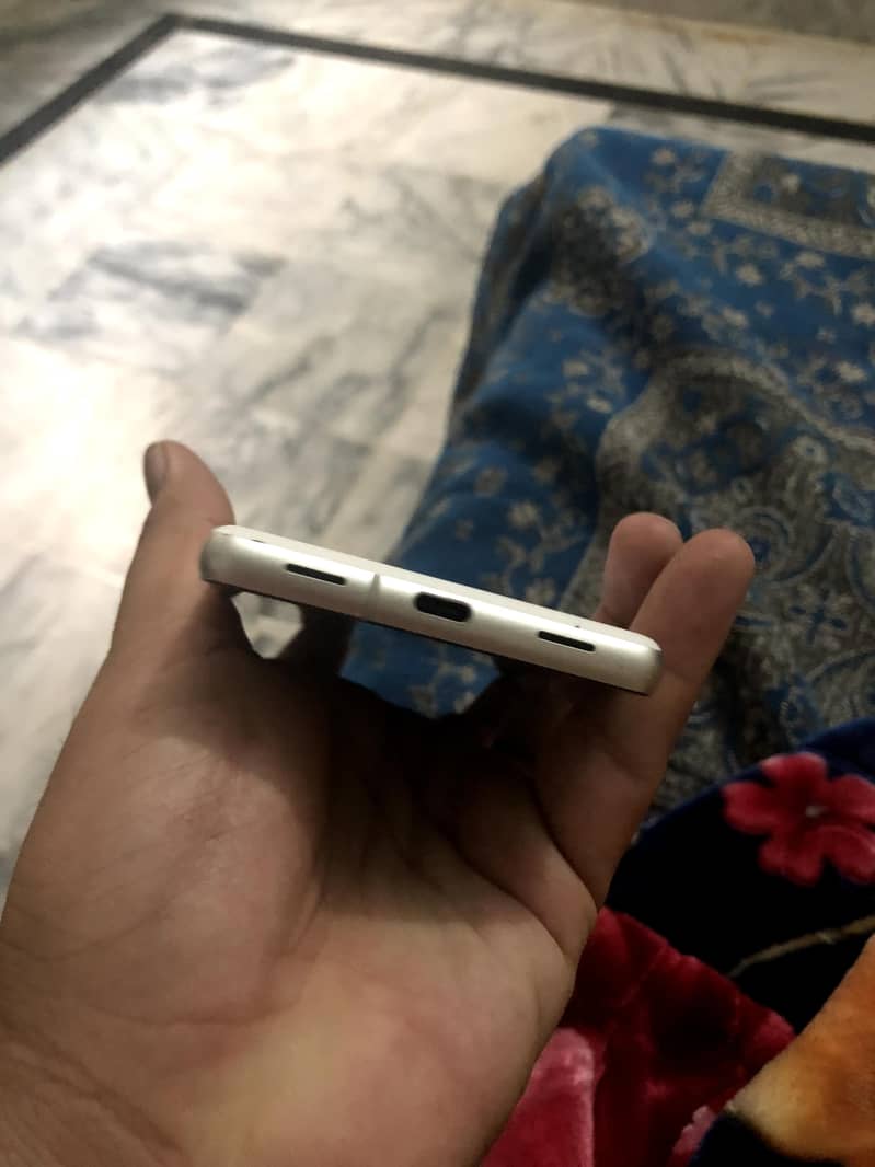 Google Pixel 7a 2
