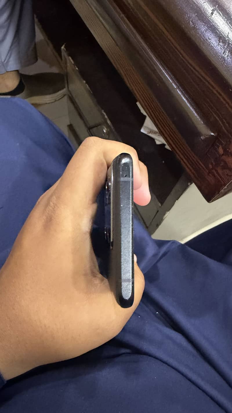 One Plus 10 Pro 4