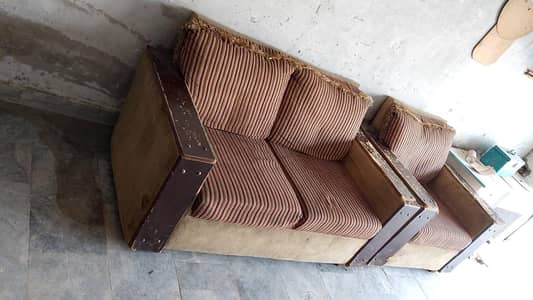 sofas set koi masla nahi hai bas sale karna ha