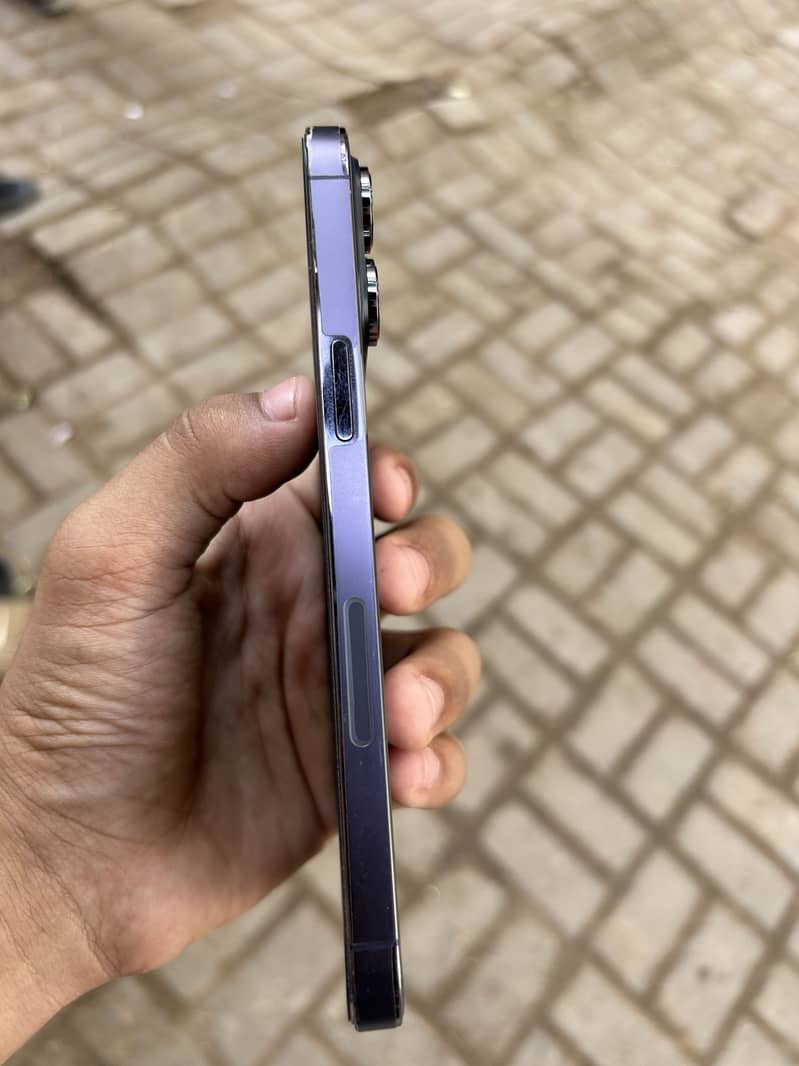 Apple iPhone 14 Pro Max 1