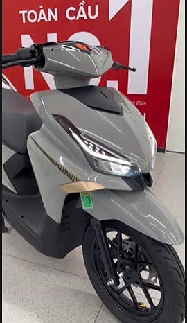 YADEA Velax H 2026 Electric Scooter -10/10 Condition - Full Lamination