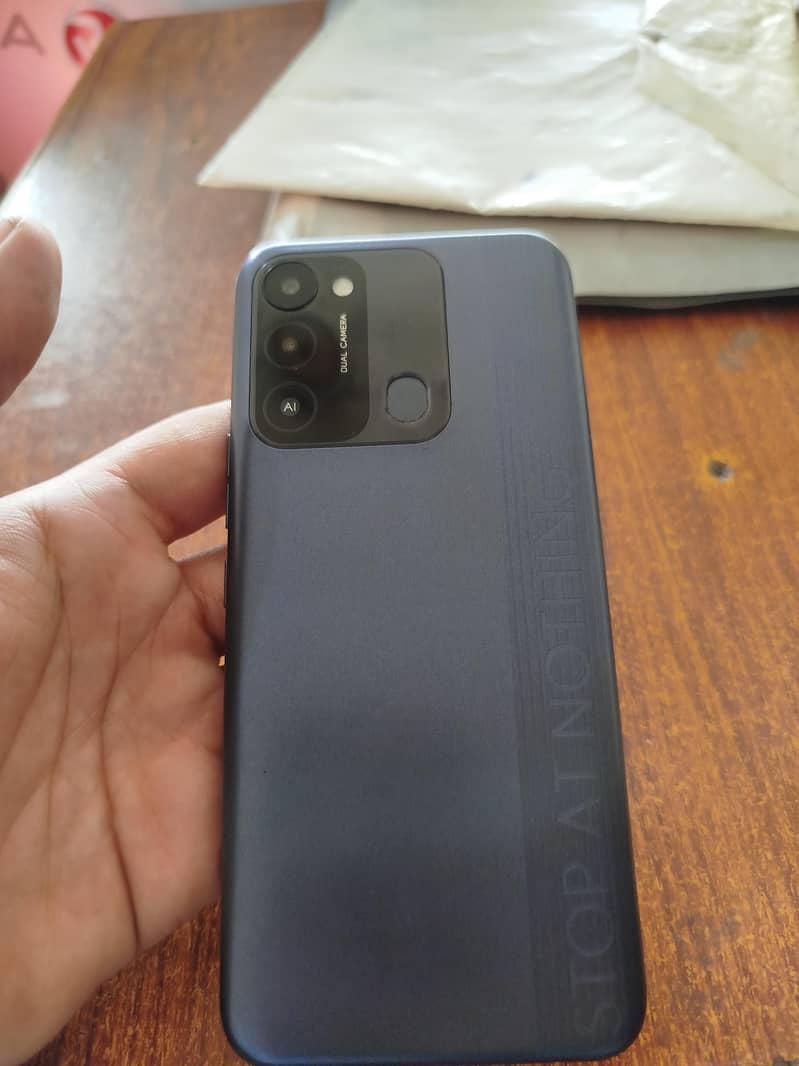 Tecno Spark 8C 1