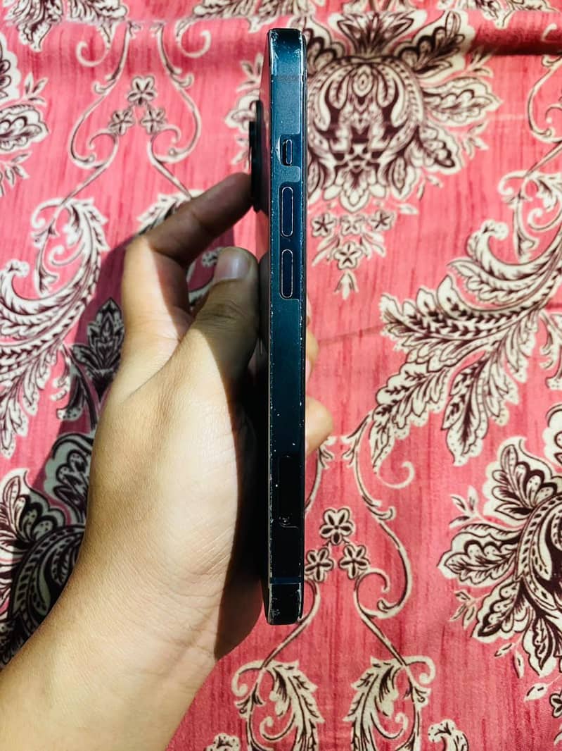 Apple iPhone 13 3