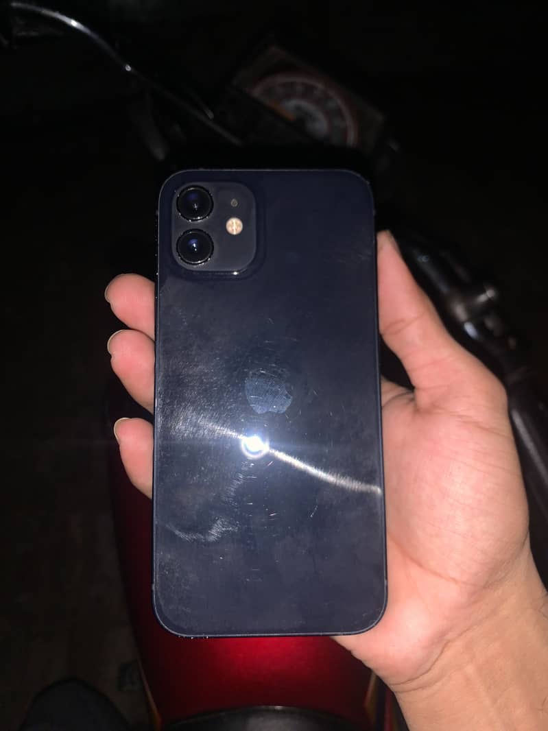 Apple iPhone 12 6