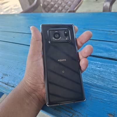 Aquos R6