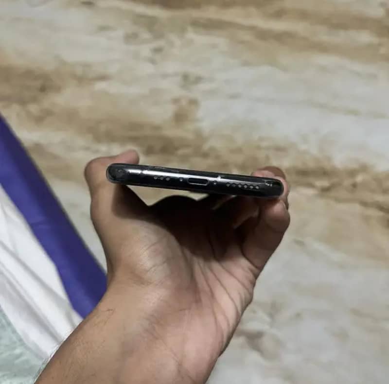Apple iPhone 11 Pro 2