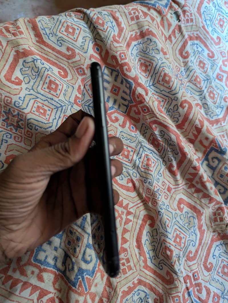 Apple iPhone XR 3