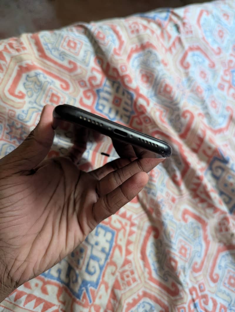 Apple iPhone XR 5