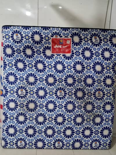 Double bed size mattress. Achi condition ma hai. bhot Kam use hai.