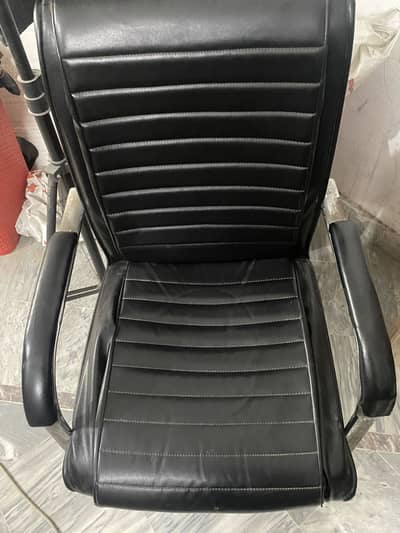 Look like new pair only 9000