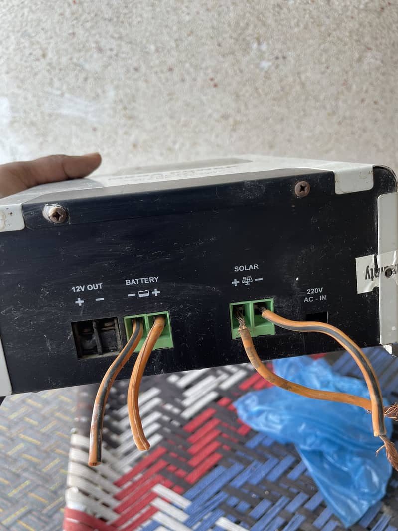 MPPT CHARGE CONTROLLERS 65A 3