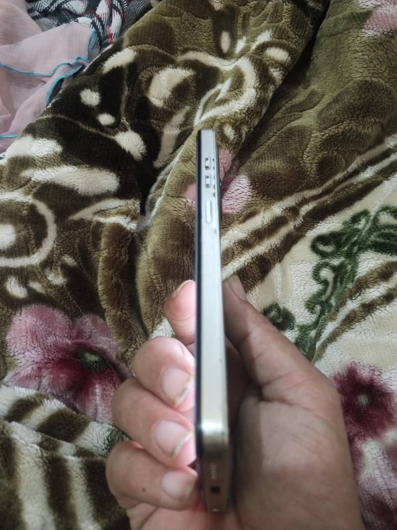 Tecno Spark 20C 4