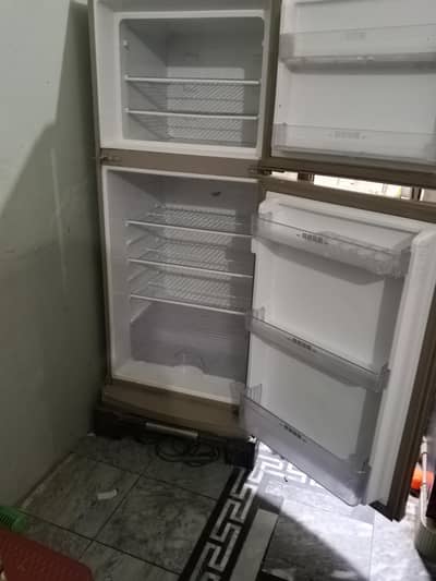Dawlance fridge for sale